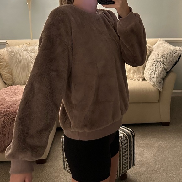 Fuzzy Crewneck - Picture 2 of 4